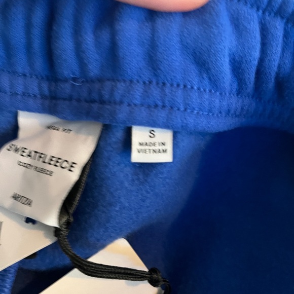 Aritzia Wide Leg Straight Sweatfleece Sweatpants - Picture 5 of 7